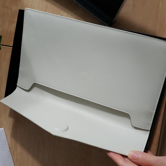 SOLD YSL envelope clutch - Picture 6 of 7